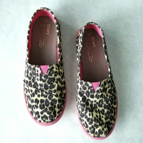 pink leopard toms